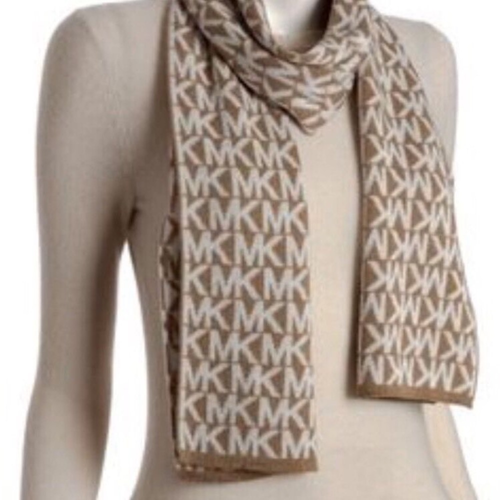 NWT Michael Kors Signature Mongram Scarf